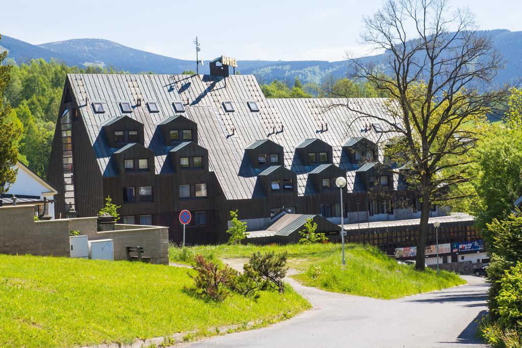 Sporthotel Bohemia Рокитнице над Ийзероу Екстериор снимка