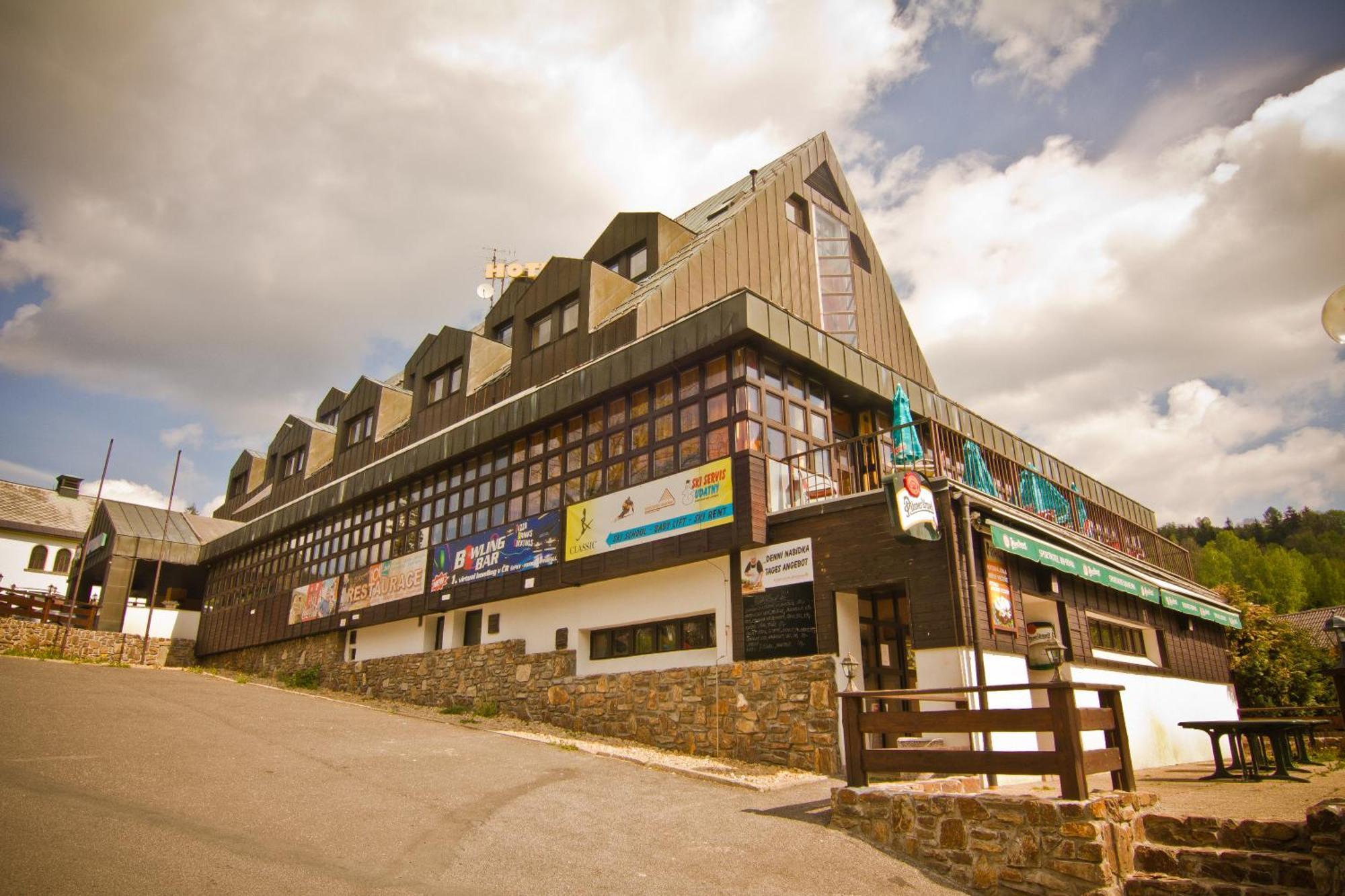 Sporthotel Bohemia Рокитнице над Ийзероу Екстериор снимка