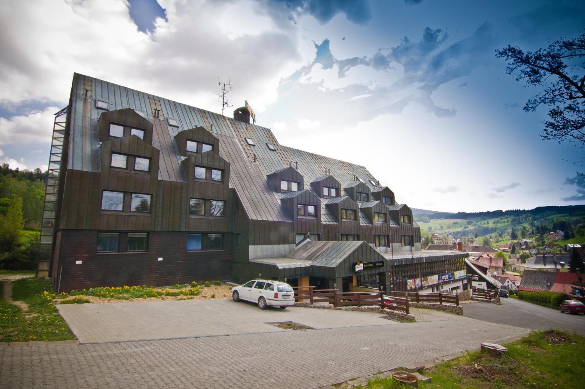 Sporthotel Bohemia Рокитнице над Ийзероу Екстериор снимка